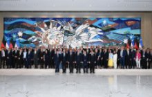 OA-Gesamtdelegation mit dem usbekischen Ministerpräsidenten Abdulla Aripov. Foto: Protokolldienst des Premierministers