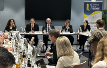Wie geht es weiter mit dem Wiederaufbau in der Ukraine? Das Hintergrundgespräch des Ost-Ausschusses mit  Christian Forwick vom Bundeswirtschaftsministerium stieß auf großes Interesse. Foto: Andreas Metz